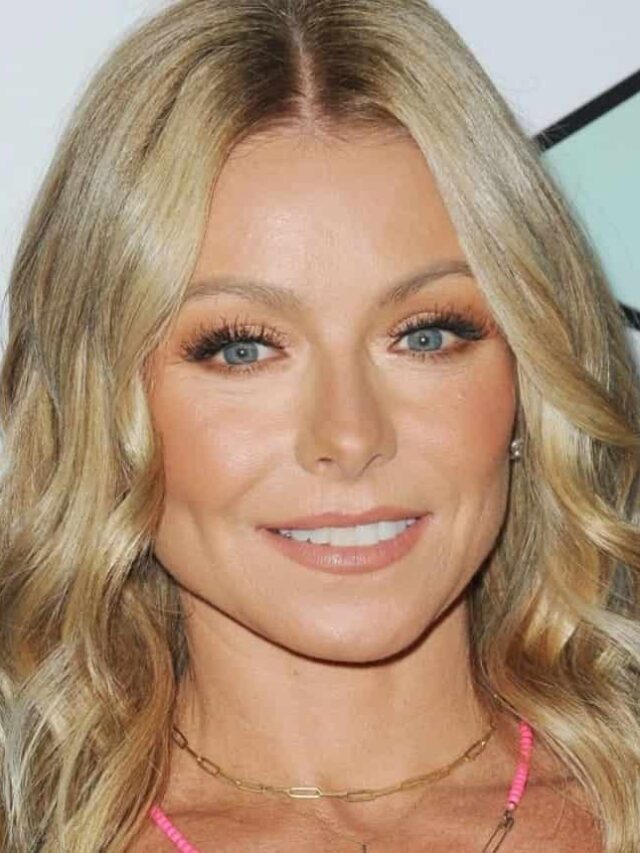 Kelly Ripa Net Worth, Age, Family, Boyfriend, Biography, and More