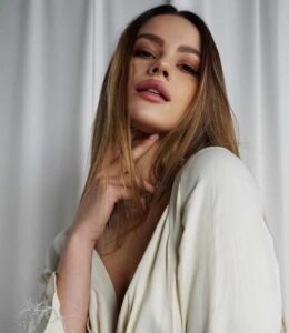 Julia Janiszewska Net Worth, Family, Boyfriend, Biography, & More